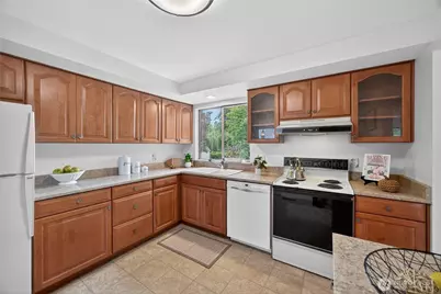 18754 130th Avenue SE, Renton, WA 98058 - Photo 9