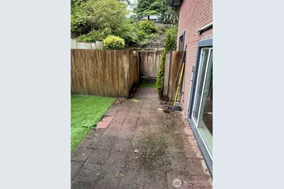7321 Glenridge Way SW #B, Seattle, WA 98136 - Photo 13