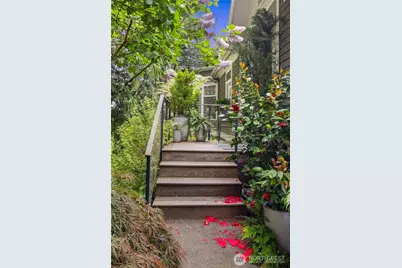 2511 E Roy Street, Seattle, WA 98112 - Photo 3
