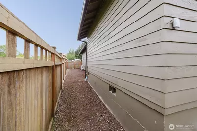 880 Hogan Lane, Bremerton, WA 98311 - Photo 37