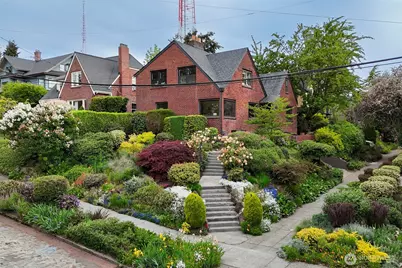 1403 2nd Avenue N, Seattle, WA 98109 - Photo 1