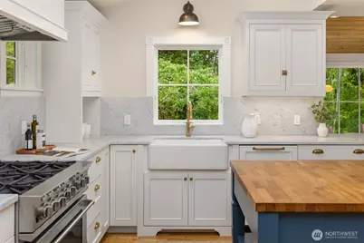 4080 Crystal Springs Drive NE, Bainbridge Island, WA 98110 - Photo 15