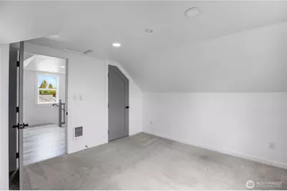 9402 Portland Avenue E, Tacoma, WA 98445 - Photo 29