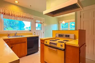 612 S 160th St, Burien, WA 98148 - Photo 11