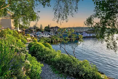 2728 Fairview Avenue E #102, Seattle, WA 98102 - Photo 25