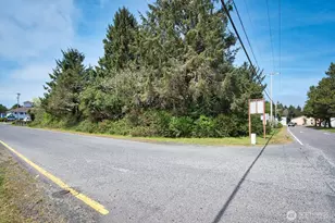 899 Ocean Shores Blvd NW, Ocean Shores, WA 98569 - Photo 1