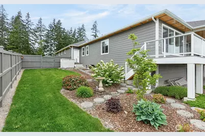 1409 Village Heights Place, Camano Island, WA 98282 - Photo 27