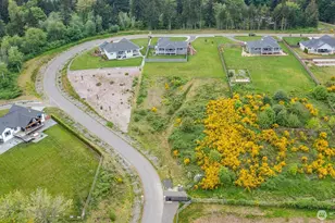 1409 Vlg Hts Pl, Camano Island, WA 98282 - Photo 31