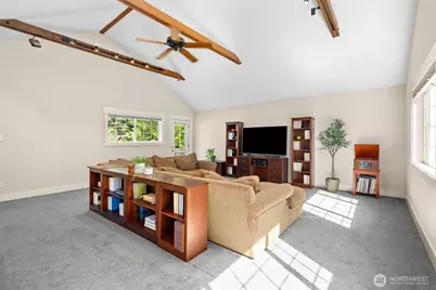 11837 Venice Loop NE, Bainbridge Island, WA 98110 - Photo 17
