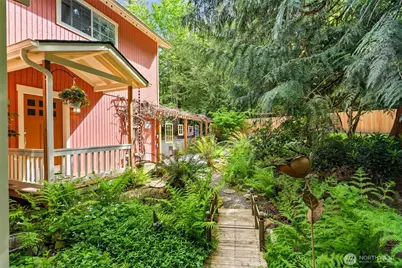11837 Venice Loop NE, Bainbridge Island, WA 98110 - Photo 13