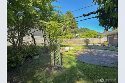 638 S 160th Street, Burien, WA 98148 - Photo 5