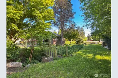 638 S 160th Street, Burien, WA 98148 - Photo 7