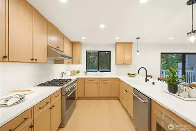 4705 119th Avenue SE, Bellevue, WA 98006 - Photo 9