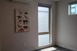2337 W Plymouth St, Seattle, WA 98199 - Photo 13