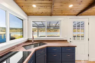 27830 Manzanita Beach Rd SW, Vashon, WA 98070 - Photo 15