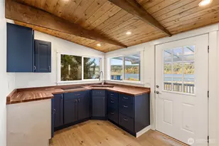 27830 Manzanita Beach Rd SW, Vashon, WA 98070 - Photo 17
