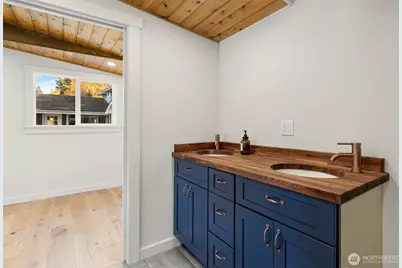 27830 Manzanita Beach Road SW, Vashon, WA 98070 - Photo 25