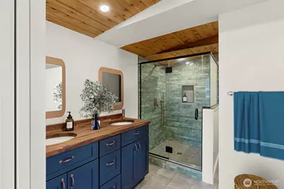 27830 Manzanita Beach Road SW, Vashon, WA 98070 - Photo 9