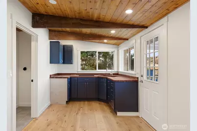27830 Manzanita Beach Road SW, Vashon, WA 98070 - Photo 13