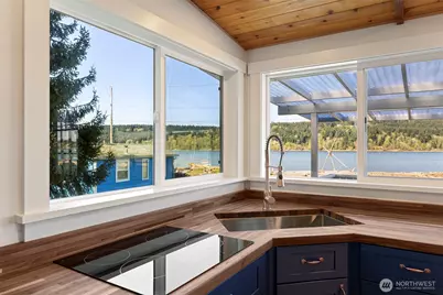 27830 Manzanita Beach Road SW, Vashon, WA 98070 - Photo 19