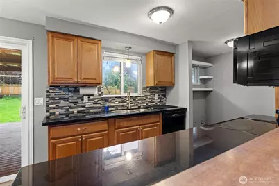 2008 Pacific Place, Mount Vernon, WA 98273 - Photo 11
