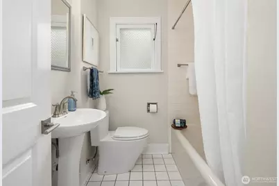 4721 45th Avenue NE, Seattle, WA 98105 - Photo 19