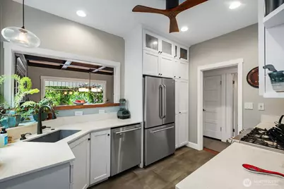 934 30th Avenue, Seattle, WA 98122 - Photo 13
