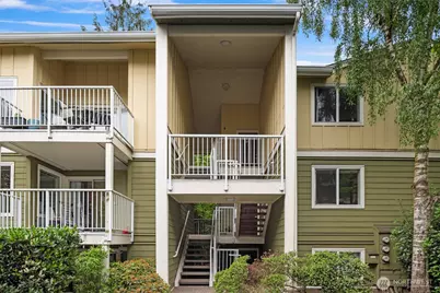 300 N 130th Street #8-202, Seattle, WA 98133 - Photo 1