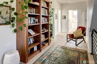 2660 9th Avenue W, Seattle, WA 98119 - Photo 23