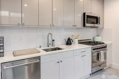 2660 9th Avenue W, Seattle, WA 98119 - Photo 27
