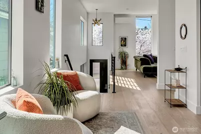 2660 9th Avenue W, Seattle, WA 98119 - Photo 9