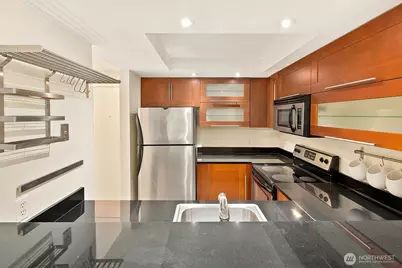 7323 Sandpoint Way NE #103, Seattle, WA 98115 - Photo 7