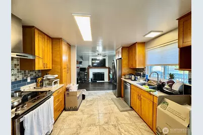 7711 40th Avenue Ct E, Tacoma, WA 98443 - Photo 9
