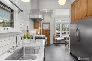 610 16th Ave E, Seattle, WA 98112 - Photo 17