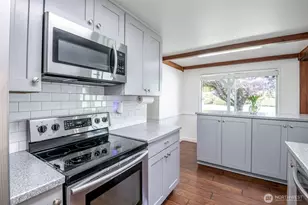 8906 35th St W, University Place, WA 98466 - Photo 7