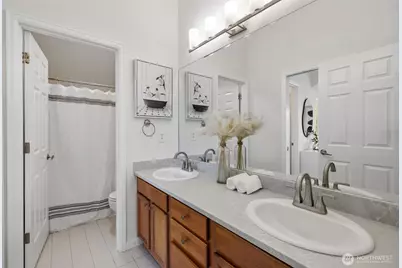 8509 A Interlake Avenue N, Seattle, WA 98103 - Photo 17
