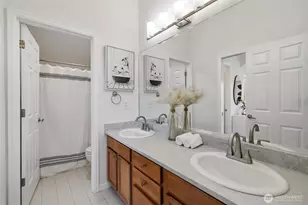 8509 A Interlake Ave N, Seattle, WA 98103 - Photo 17