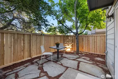 8509 A Interlake Avenue N, Seattle, WA 98103 - Photo 23