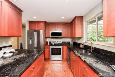 9102 46th Drive NE, Marysville, WA 98270 - Photo 3