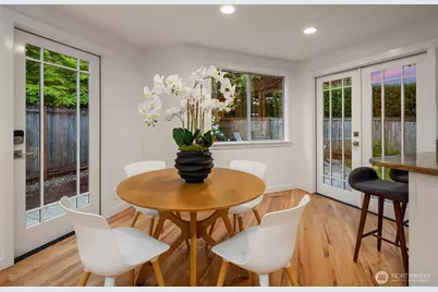 933 6th Place S, Kirkland, WA 98033 - Photo 13