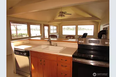 6728 Totem Beach Loop Road, Tulalip, WA 98271 - Photo 9