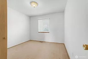 313 Peach Ave, Sunnyside, WA 98944 - Photo 17