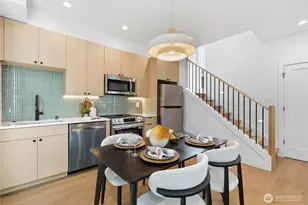 6217 9th Ave NE, Seattle, WA 98115 - Photo 5