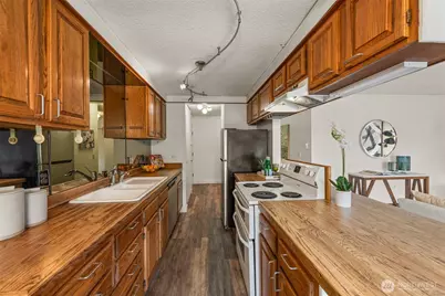 321 Bellevue Way SE #403, Bellevue, WA 98004 - Photo 5
