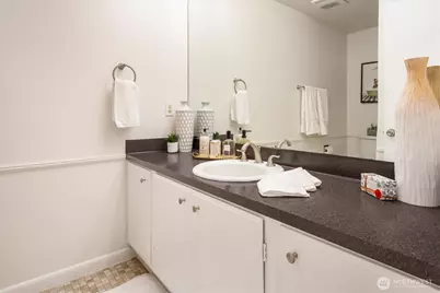 2552 14th Avenue W #403, Seattle, WA 98119 - Photo 17