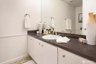 2552 14th Ave W, Seattle, WA 98119 - Photo 17