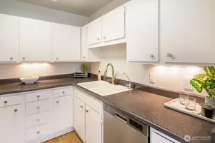 2552 14th Ave W, Seattle, WA 98119 - Photo 11