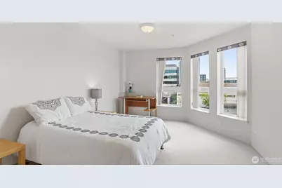 4528 8th Avenue NE #4B, Seattle, WA 98105 - Photo 9