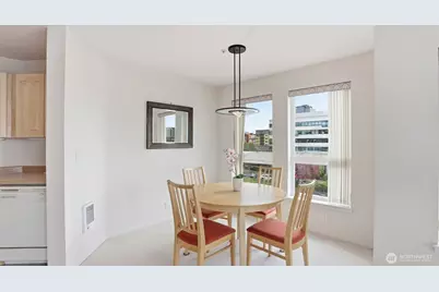 4528 8th Avenue NE #4B, Seattle, WA 98105 - Photo 5