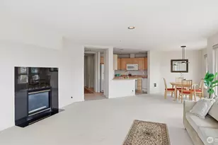 4528 8th Ave NE, Seattle, WA 98105 - Photo 3